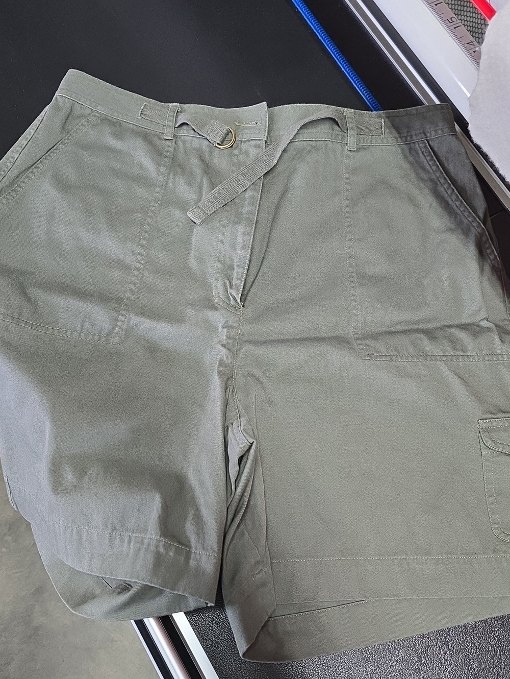 Talbots Olive Green Cargo Shorts with Loads Of Detail
